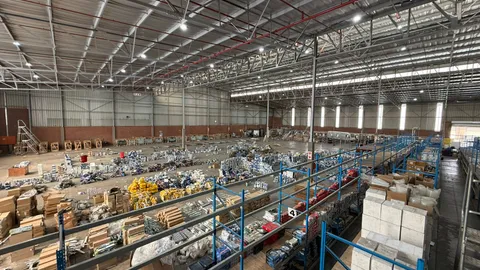 Warehouse to let in Pomona (12).